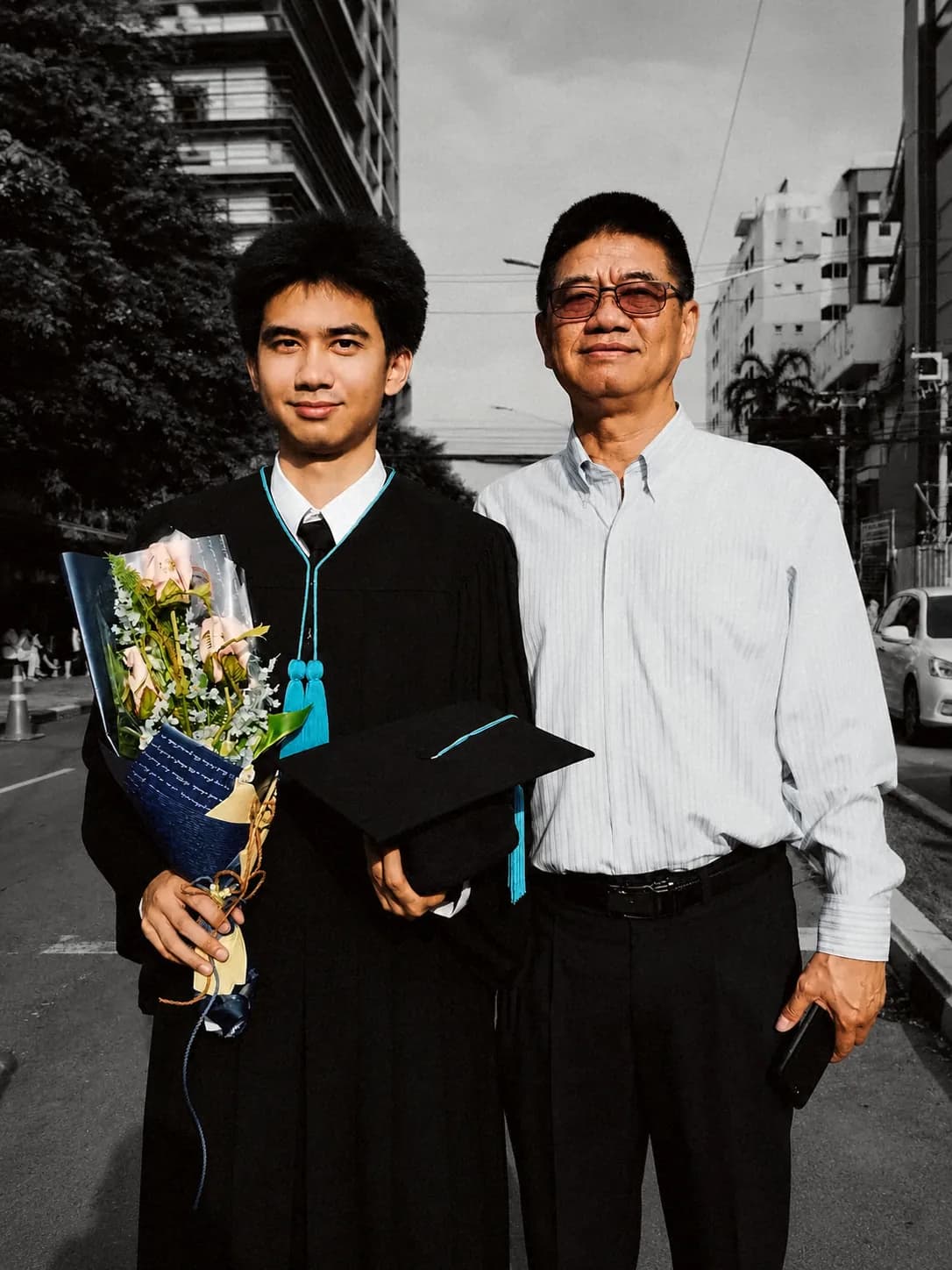 ปั้นกับคุณพ่อในวันรับปริญญา